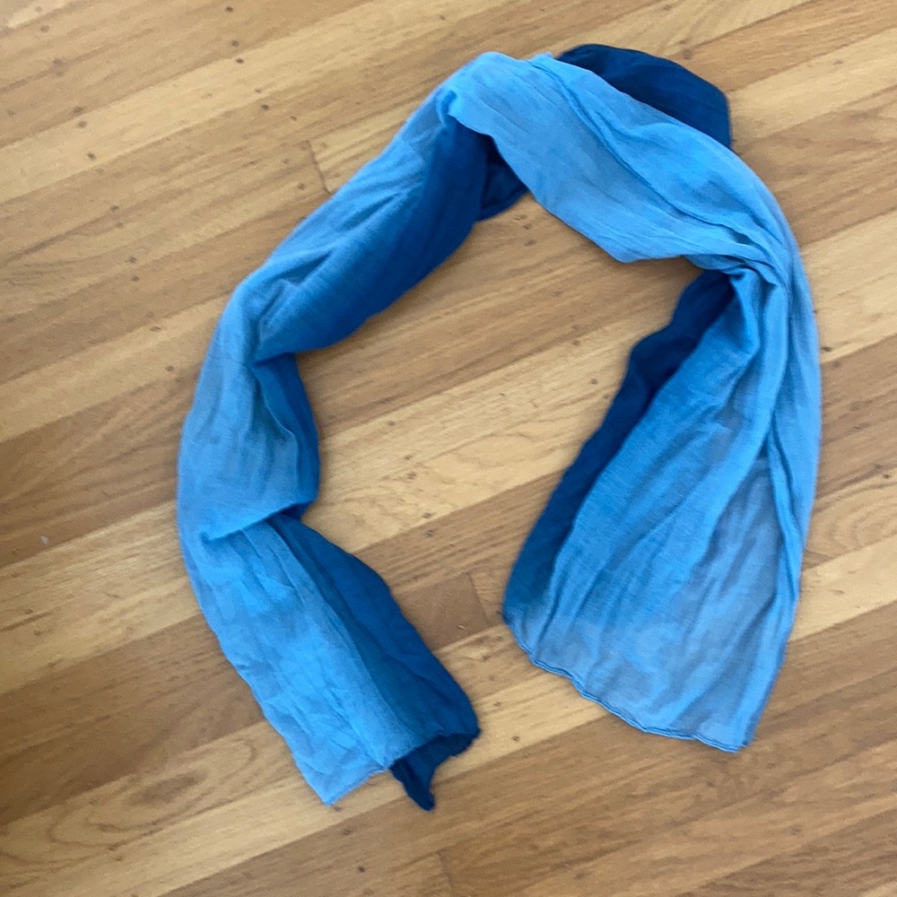 Cute blue lightweight scarf